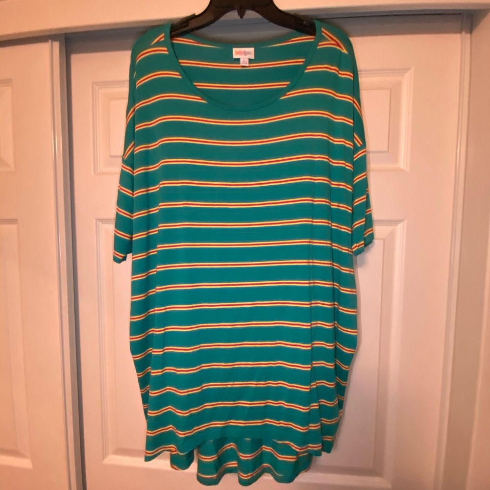 Lula Roe Irma tee